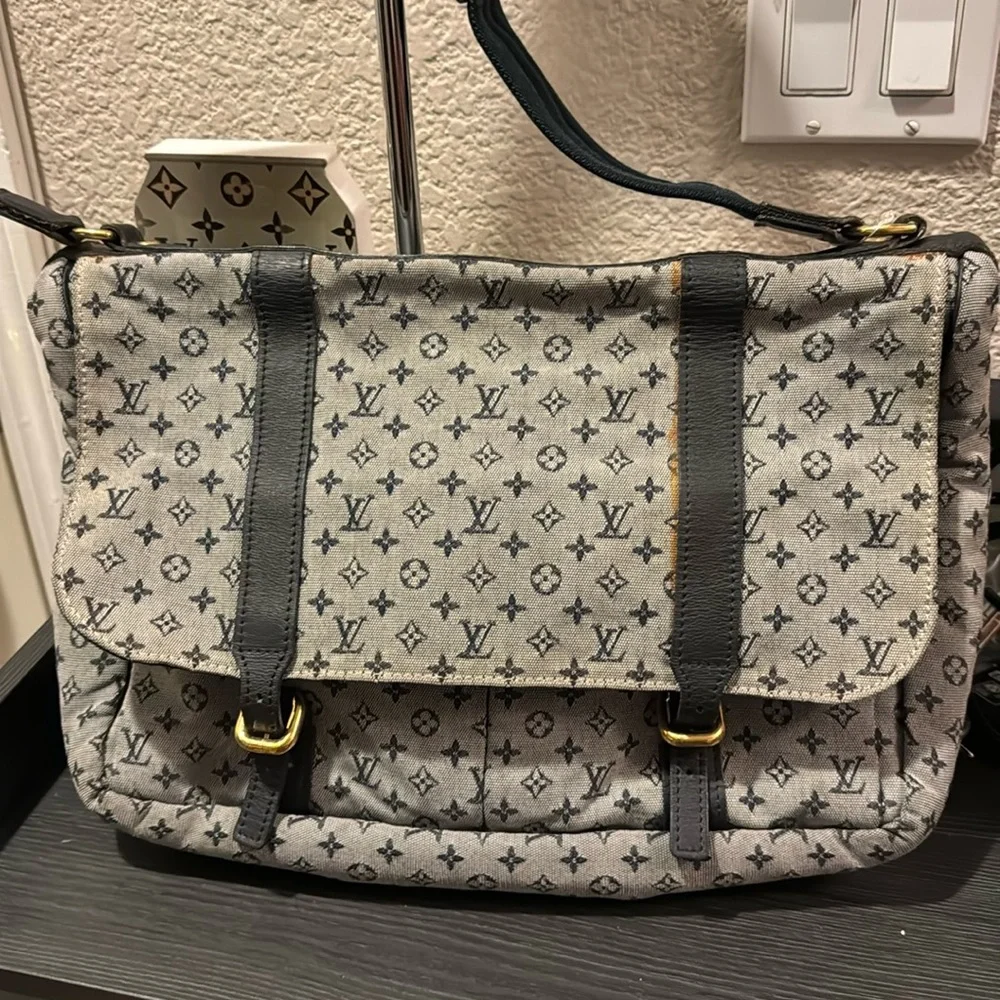 Louis Vuitton Gray Monogram Messenger Bag with Dark Leather Straps